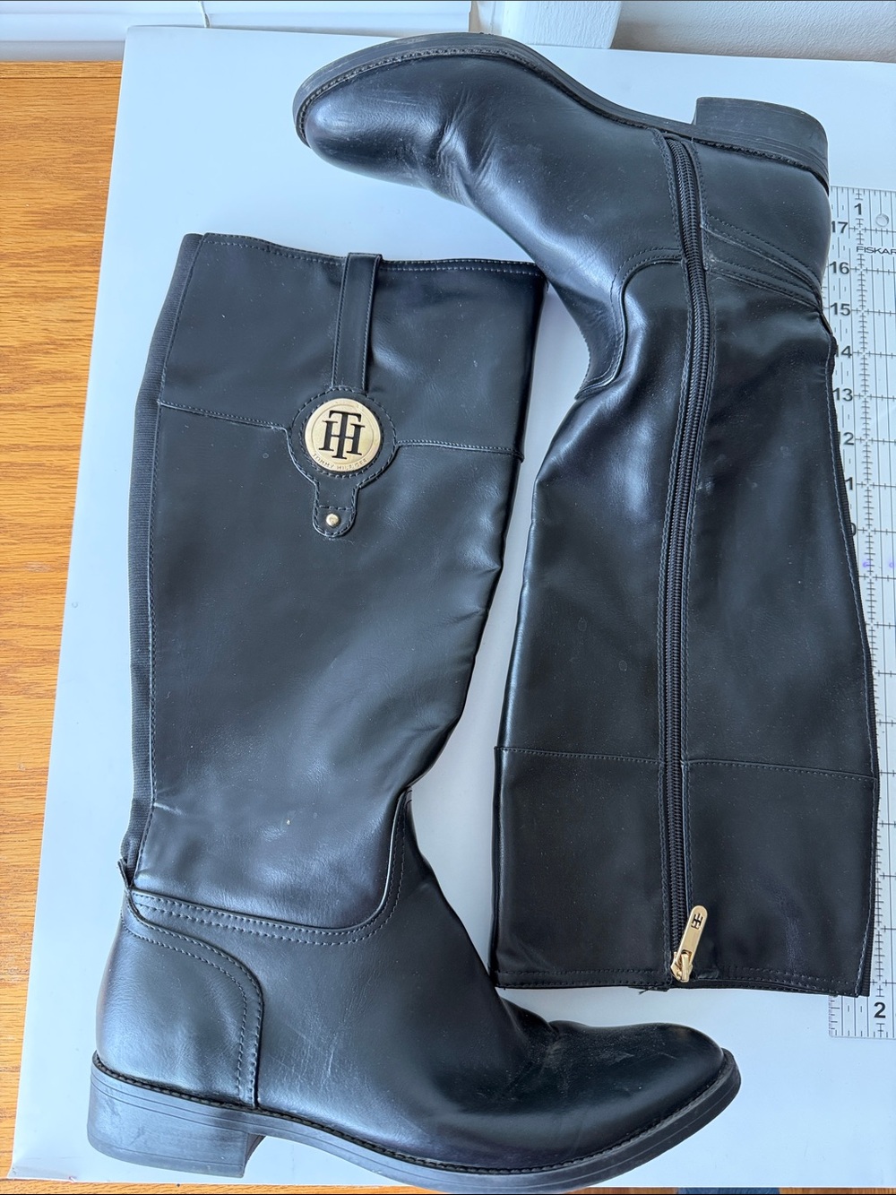 Tommy Hilfiger Tall Black Boots With Small Heel Size 9.5 Excellent Condition